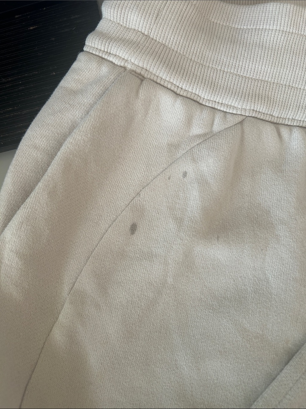 Lululemon Scuba Joggers – Size 6 | Cream - Picture 3 of 6